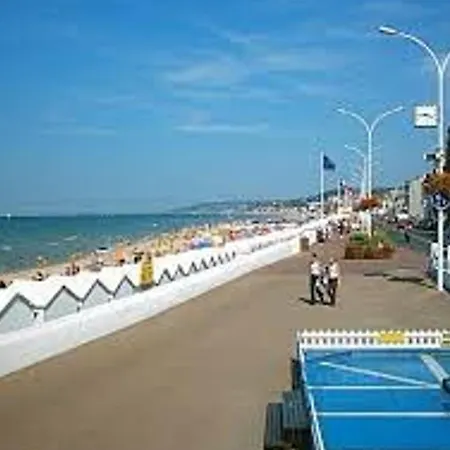 En Duplex A Deux Pas De La Avec Jardin - Fr-1-712-24 *