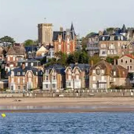 公寓 En Duplex A Deux Pas De La Avec Jardin - Fr-1-712-24