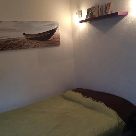 En Duplex A Deux Pas De La Avec Jardin - Fr-1-712-24