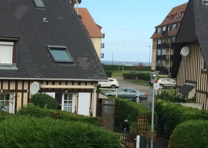 En Duplex A Deux Pas De La Avec Jardin - Fr-1-712-24 Appartement