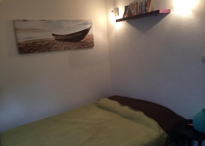 En Duplex A Deux Pas De La Avec Jardin - Fr-1-712-24