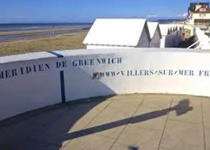 En Duplex A Deux Pas De La Avec Jardin - Fr-1-712-24 * Villers-sur-Mer