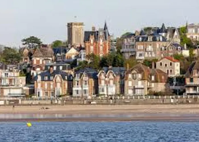 Appartement En Duplex A Deux Pas De La Avec Jardin - Fr-1-712-24